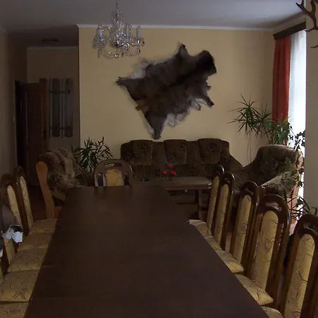 U Cervenych Vrat Konukevi Chudolazy